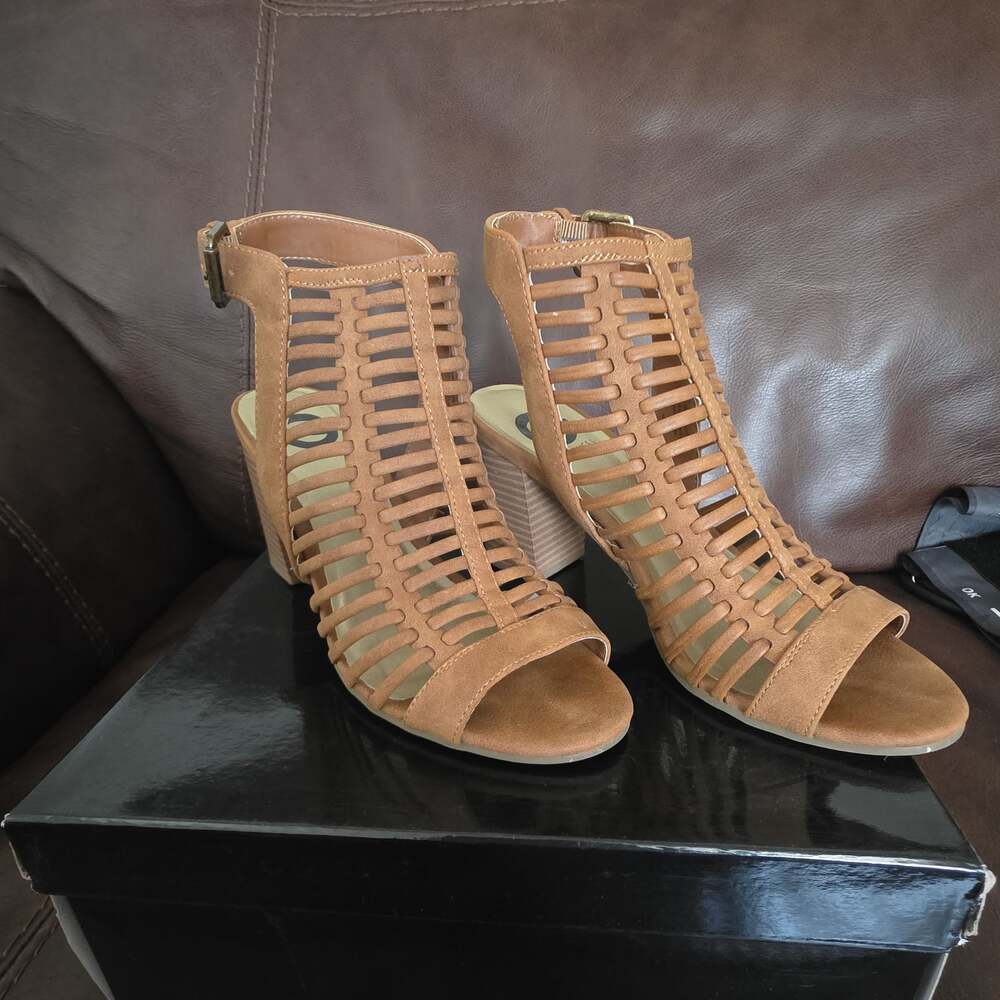 G by GUESS "Anxiouz" Caged Gladiator Block Heel Sandals - Tan/Honey size 7